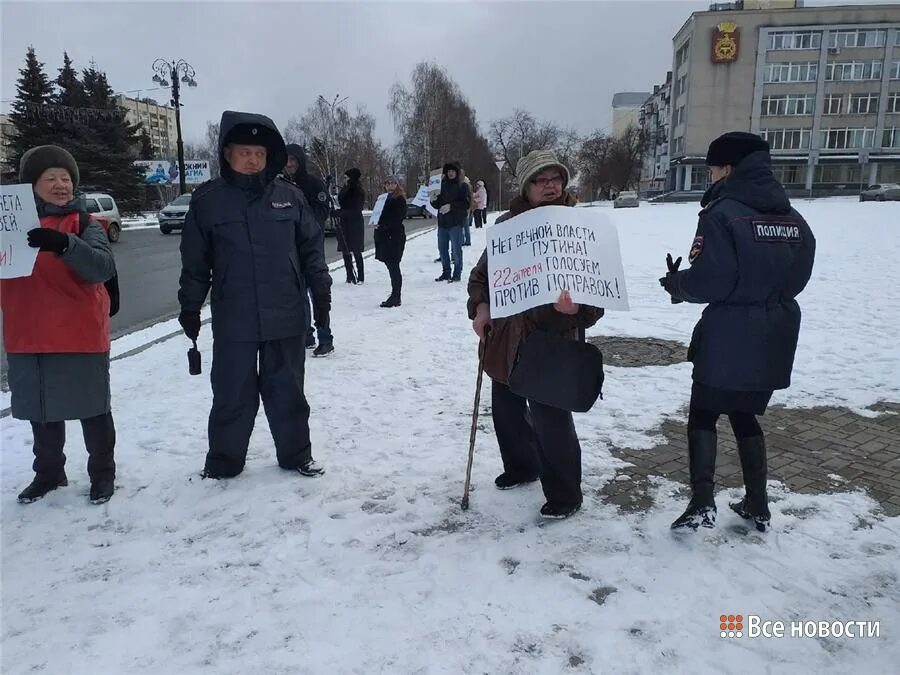 До которого часа сегодня голосуют