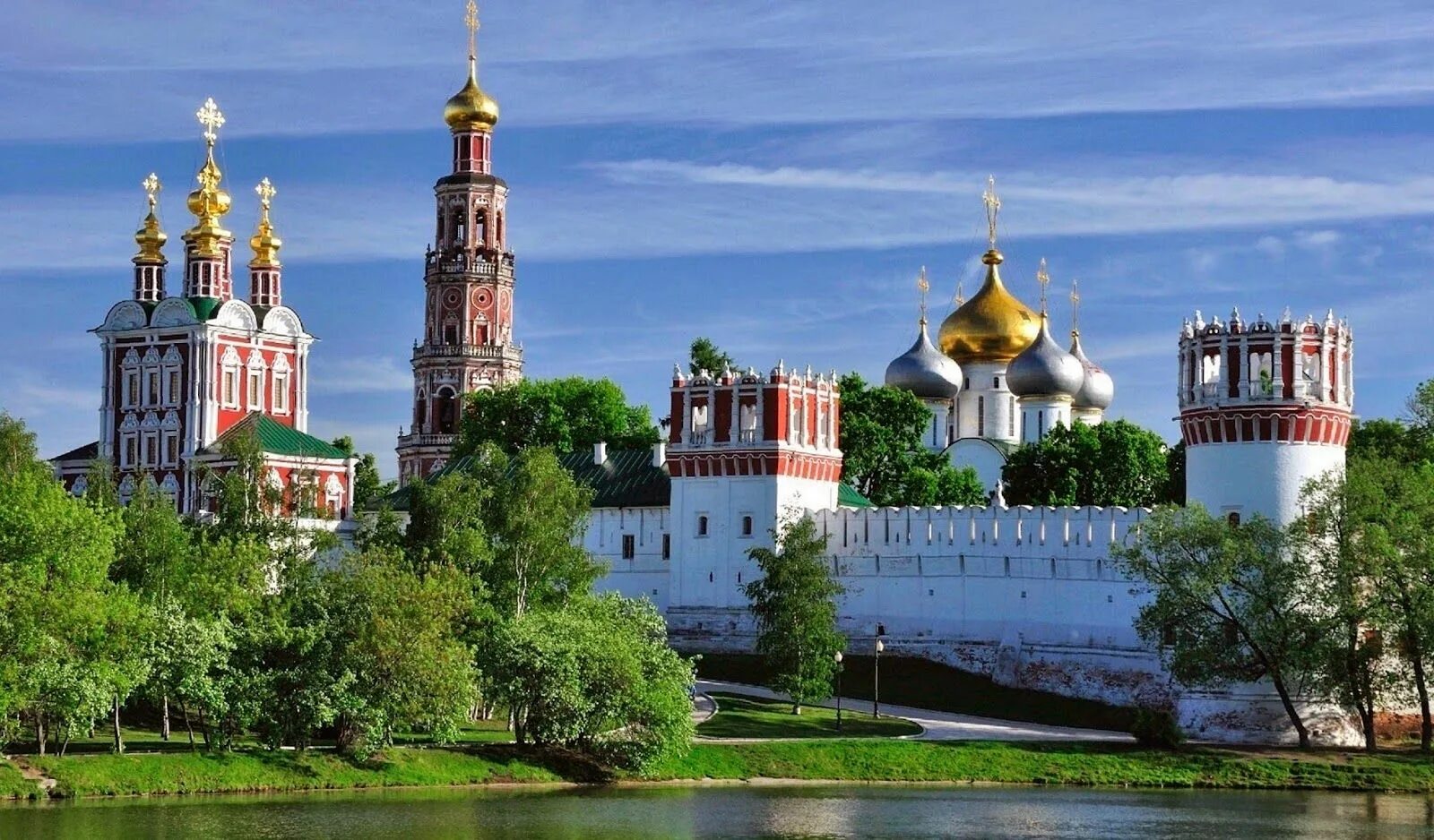 Новодевичий монастырь в Москве. Богородице-Смоленский Новодевичий женский монастырь, Москва. Новодевичий монастырь 1514. Ансамбль Новодевичьего монастыря. Чем славится москва