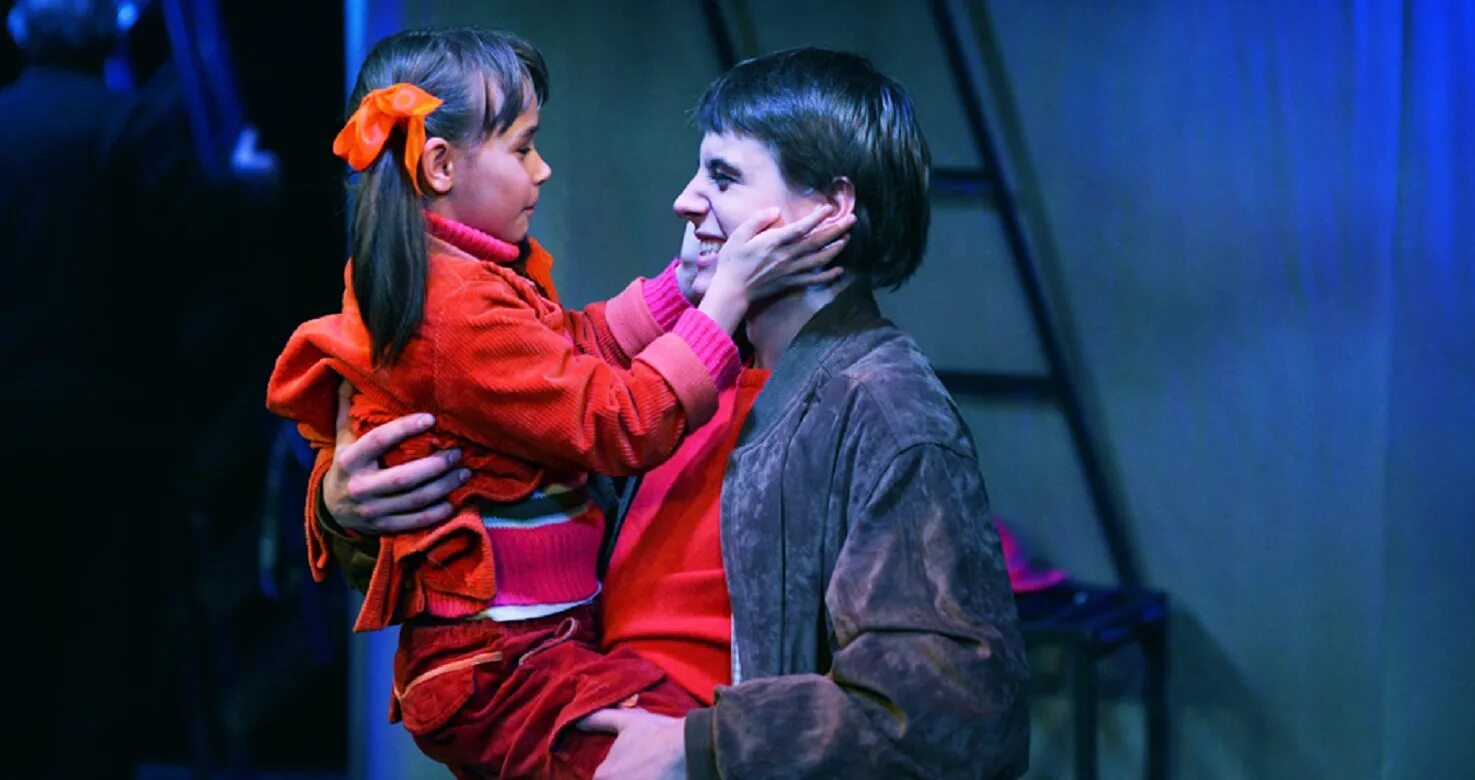 Спектакль над пропастью во ржи студия ломкина. Спектакль над пропастью во ржи театр. Над пропастью во ржи театр у никитских ворот. Над пропастью во ржи спектакль за черной речкой. Театр у никитских ворот над пропастью во ржи актёры.