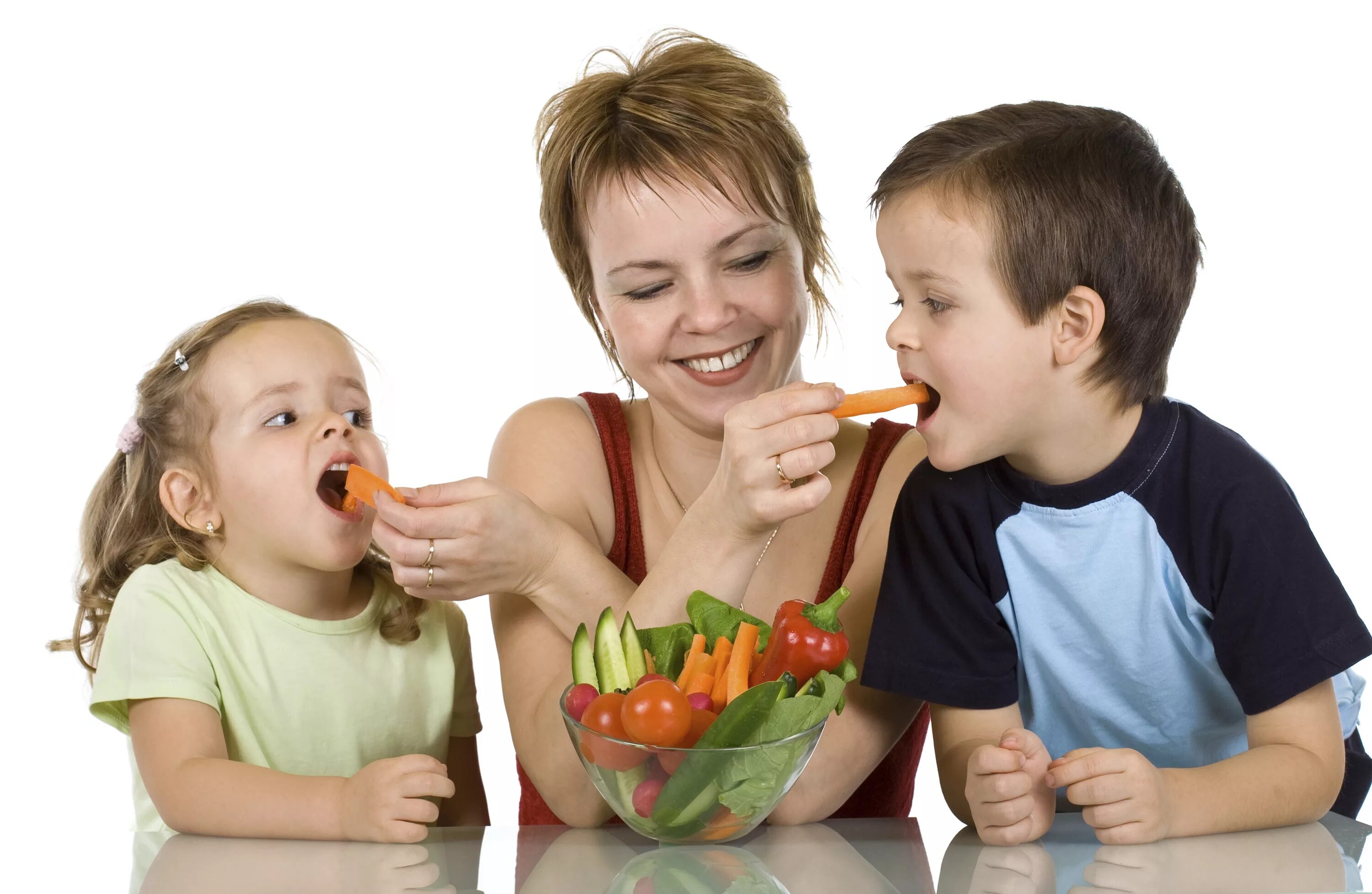 Еда для детей. Здоровый ребенок. Питание детей. Овощи для детей. Родителей заботящихся о здоровье