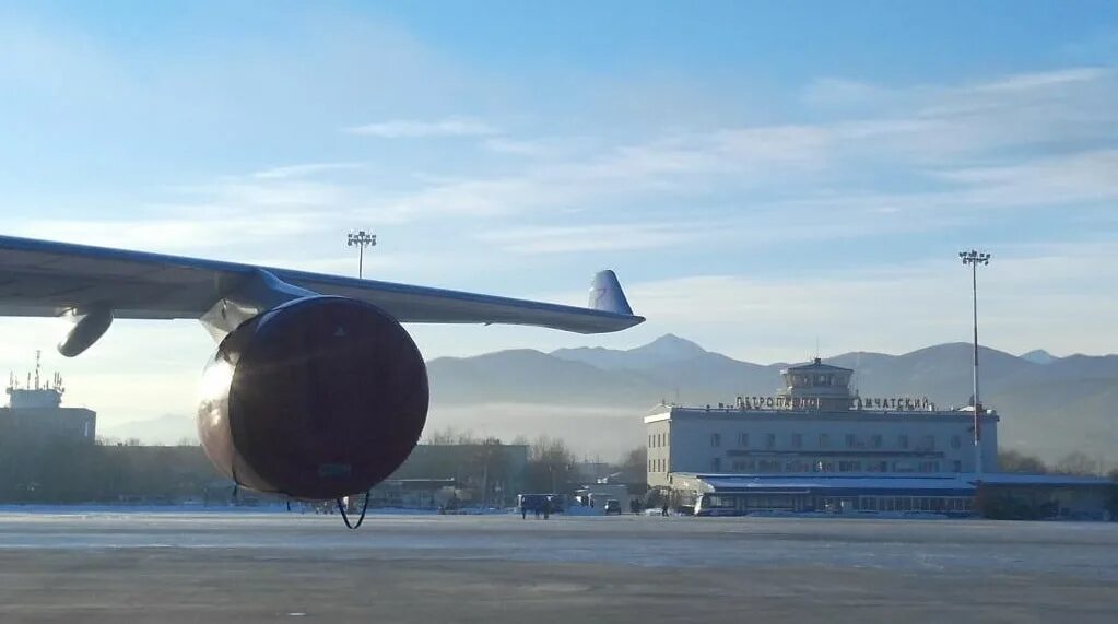 Сайт аэропорта петропавловск камчатский. Аэродром Петропавловск-Камчатский Елизово. Аэропорт Петропавловск-Камчатский. Главный аэропорт Камчатки. АО "Международный аэропорт Петропавловск-Камчатский" (Елизово)" лого.