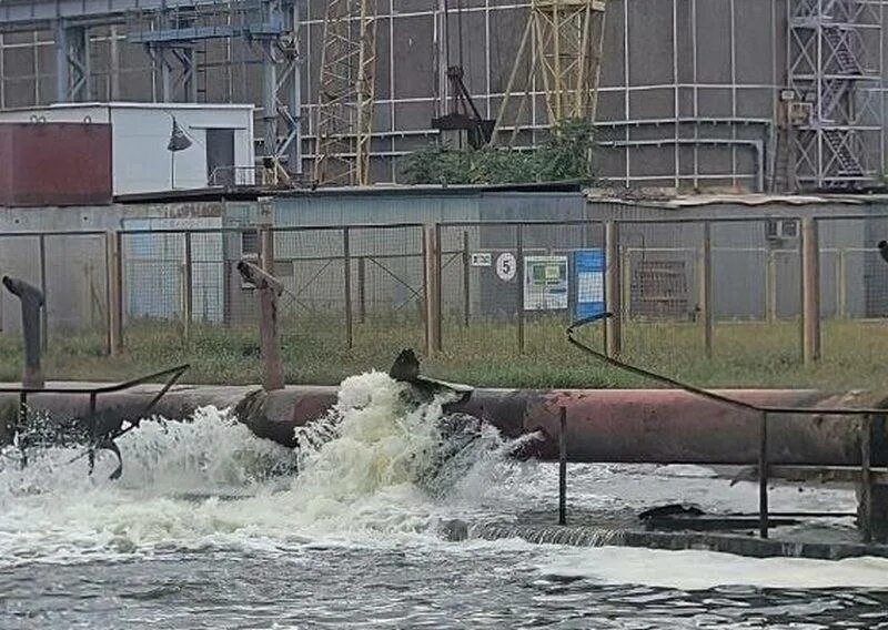 Запорожская аэс поражение. Атомная АЭС Энергодар. Запорожская АЭС Энергодар. Взрыв ЗАЭС. Энергодар Запорожская область атомная станция.