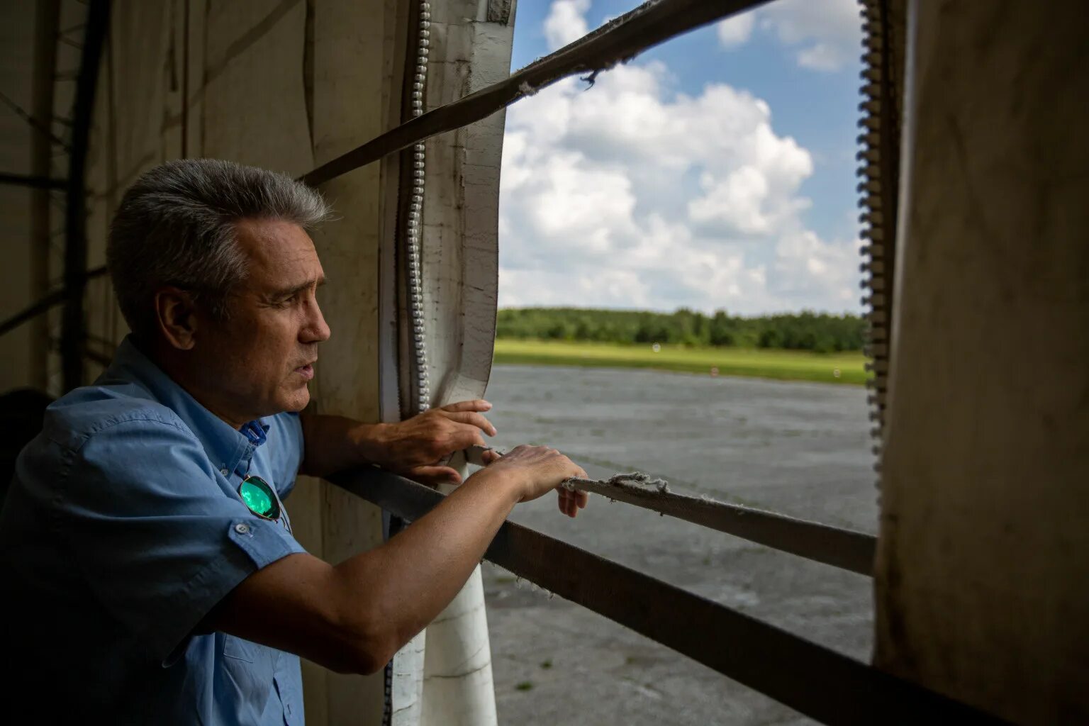 Олег самолетов. Слава бобков хозяин неба  2003. Кто такой хозяин неба. Овз вывозят с самолета\. Хозяин неба.