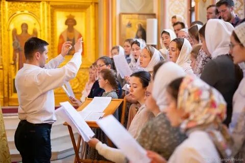 Несмотря на официальные славословия и торжественные молебны