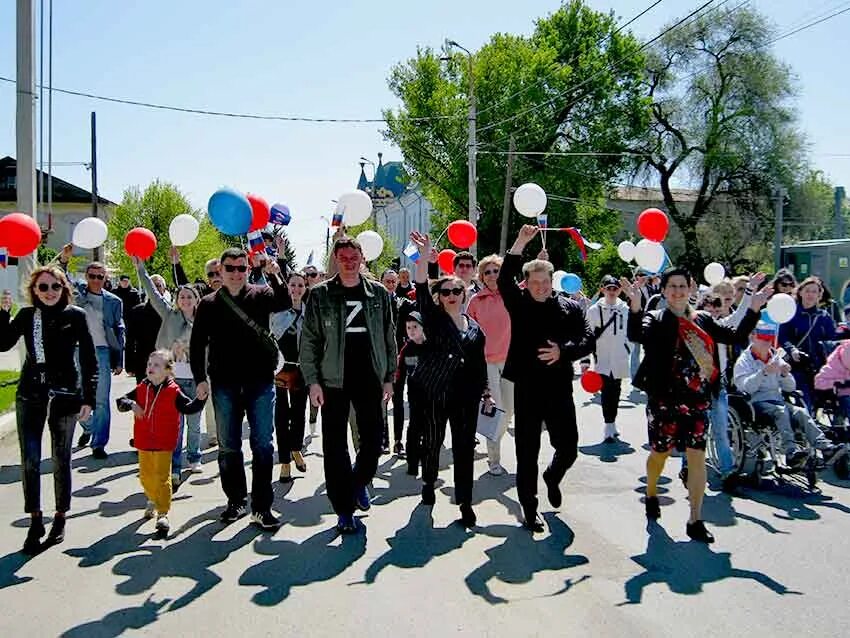 Блокнот камышин новости сегодня. Первомайский парад 2022. Камышин новости.