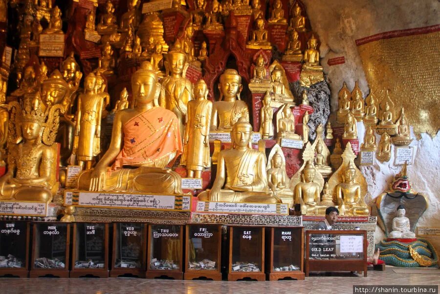 Пещеры будды. Храм 10000 Будд Гонконг. Пещера десяти тысяч Будд Китай. Пещера 10000 Будд Китай. Храм тысячи Будд Китай Мосян Тунсю.