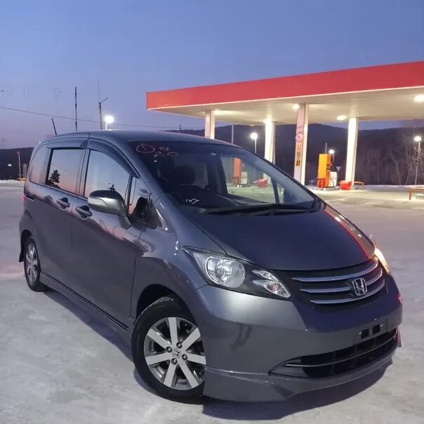 Honda freed 2009. Хонда Фрид 7 местная. Хонда Фрид Рестайлинг. Хонда Фрид 2010 панель.