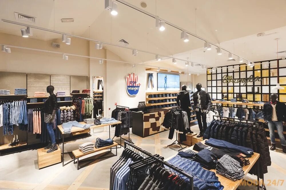 Магазин вранглер. Магазин джинс фирм. Wrangler магазин. Ливай страусс джинсы. G star raw бутики.