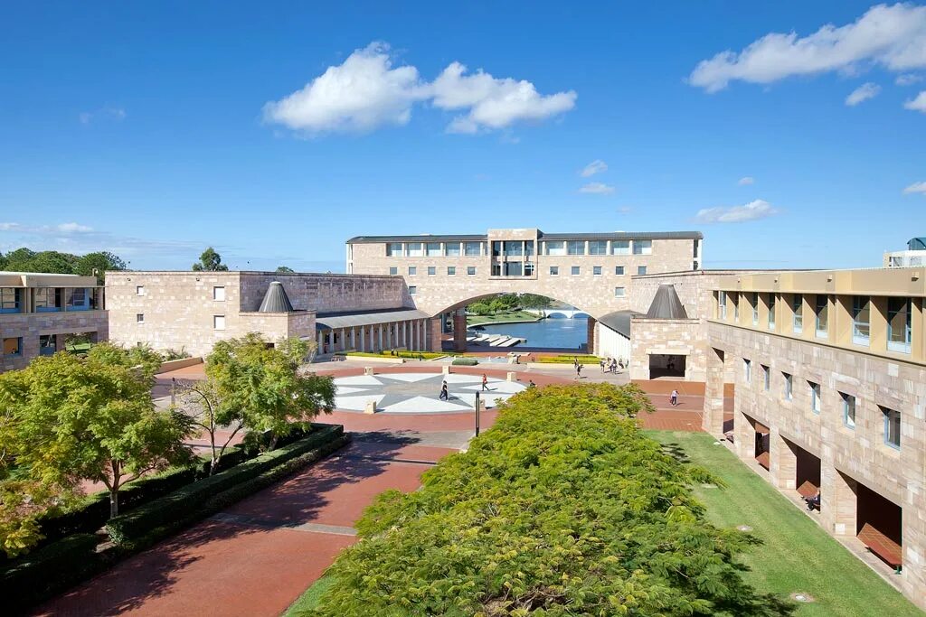 Университет Бонда. Bond University Australia. Бонд УНИВЕСТИ университет Австралия. Gold Coast Campus. University com