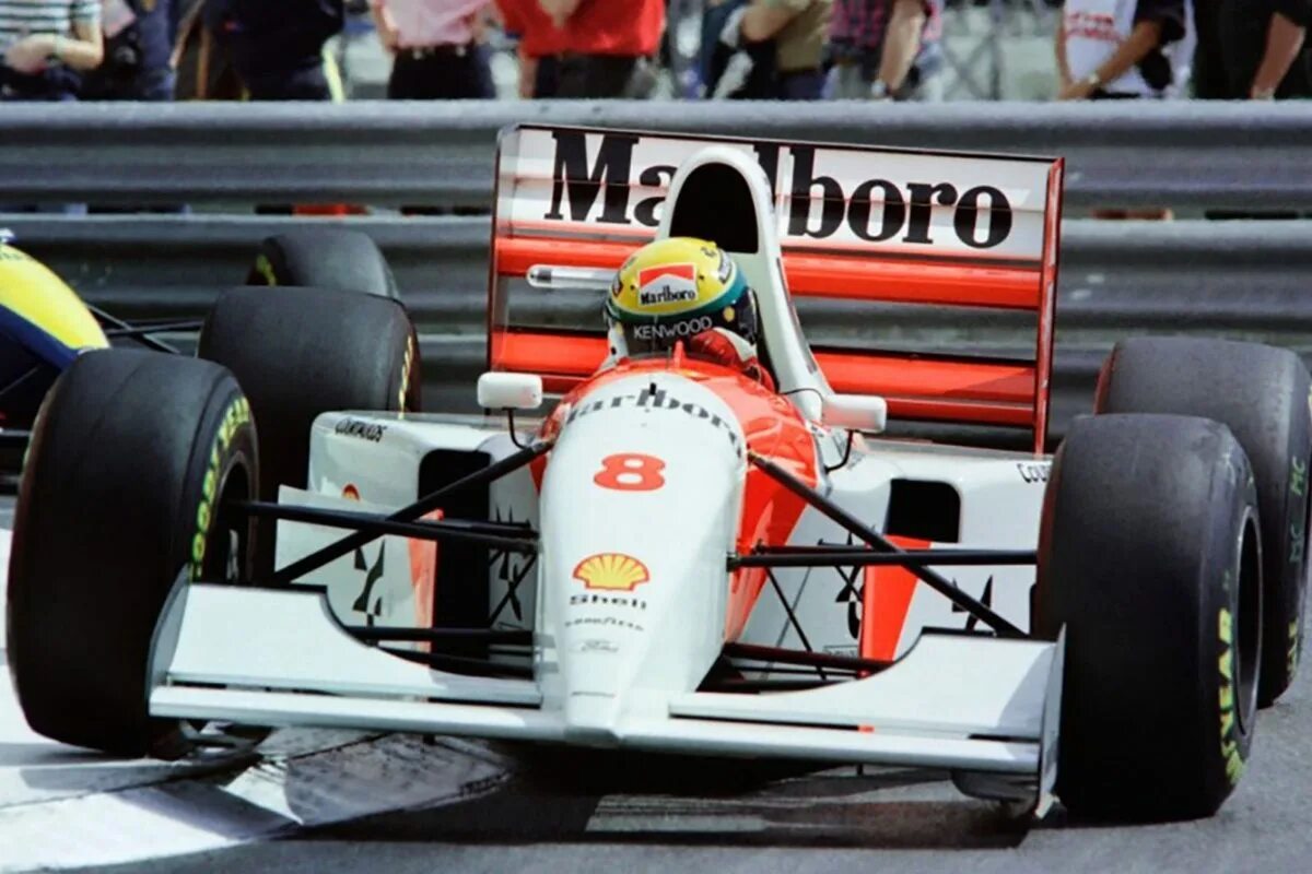 Сенна нетфликс. Ayrton senna f1. mclaren senna f1. mclaren формула 1 айртон сенна. mclaren mp44 ayrton senna.