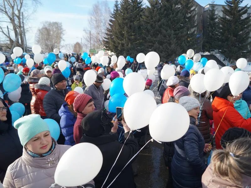 Траурный митинг Краснозерское. Чекмагуш траурный митинг. Траурный митинг в Чкаловске. Фото траурный митинг 8 октября 2022 Мурманск.