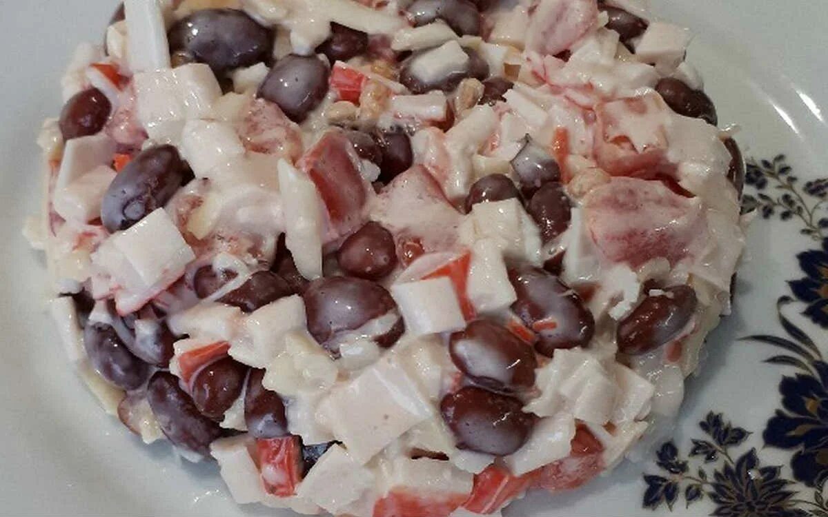 Салат красная фасоль крабовые