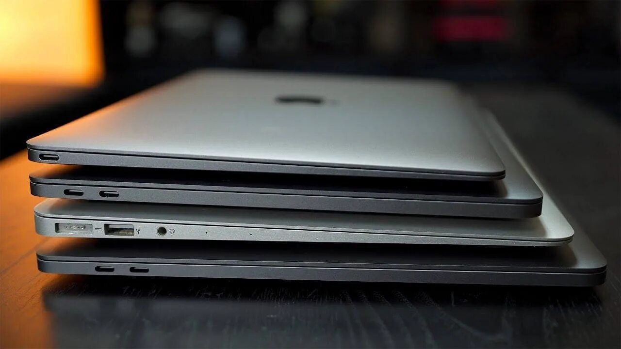 Apple macbook air (m1, 2020). Выиграла макбук. Macbook air 13 vs iphone 13promax. Фоторамка макбук. Macbook pro 15 2016.