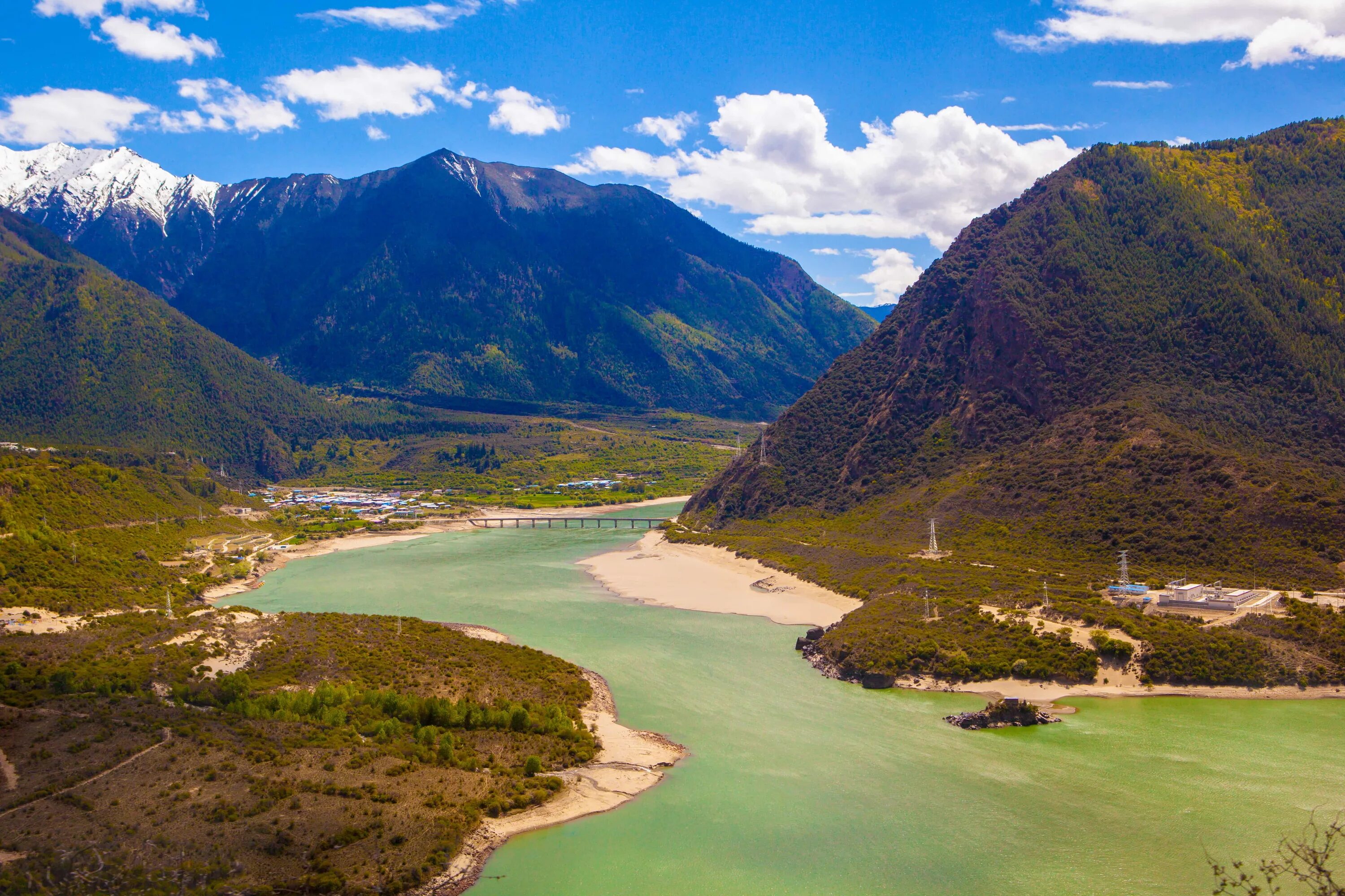 Реки тибета. Река брахмапутра лхаса тибет. Марпори река тибет. Река брахмапутра гималаи. Река брахмапутра фото.