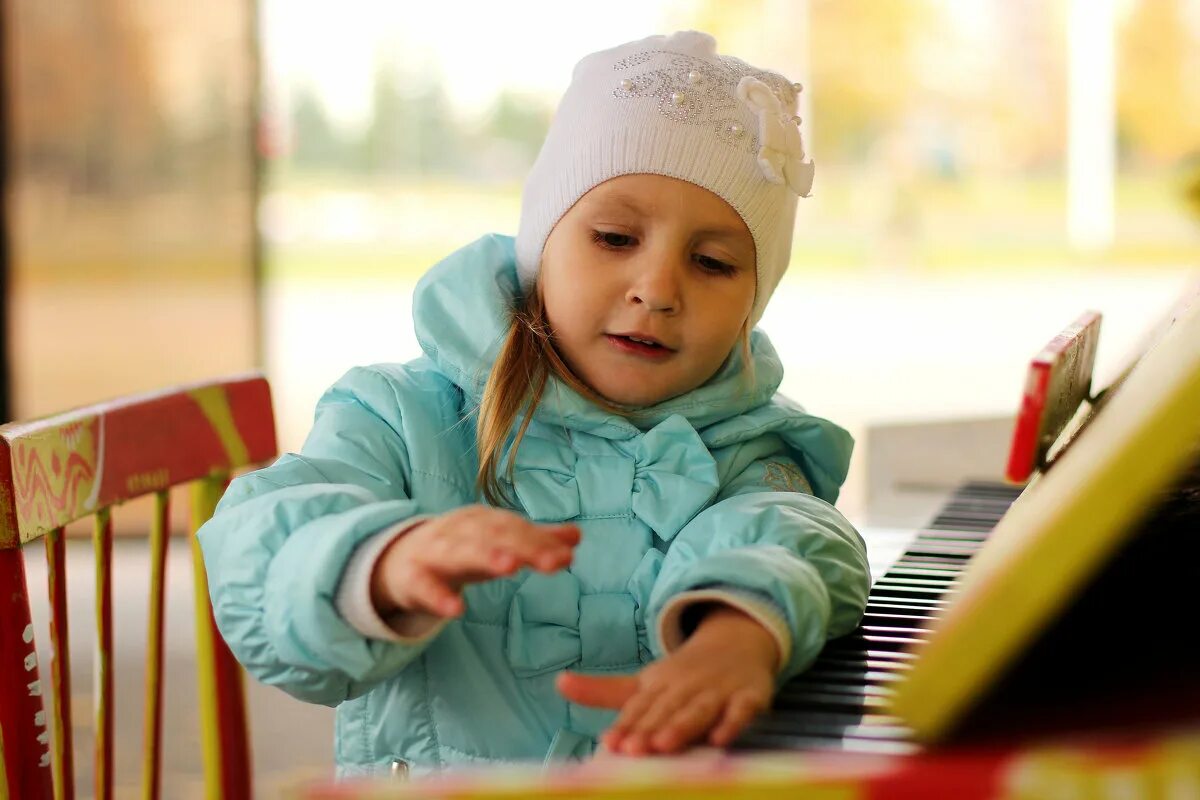 играй музыкант автор. музыкант в осеннем парке. играй музыкант автор. художник икинс томас виолончелист. звучащие картины.