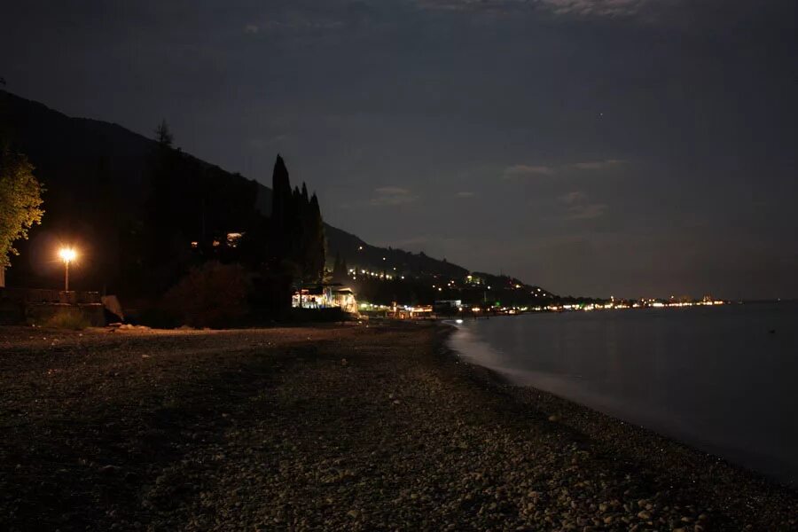 Адлер море. Лазаревское море. Вечерняя набережная гагры. Ночь в море. Сочи пляж.