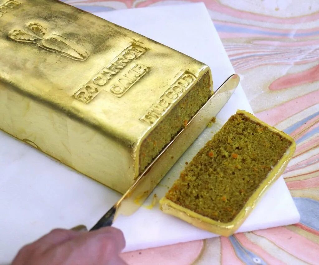 Золотистые хлеба. Торт золотой слиток. Торт в виде слитка. Торт в виде золотого слитка. Тортик в форме золотого слитка.