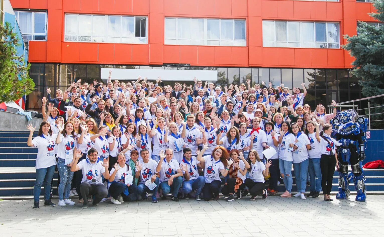 Школа вожатых атмосфера. Вдц смена комнаты вожатых. Наши активисты картинка школа. Вожатые в смене анапа. Форум вожатых.