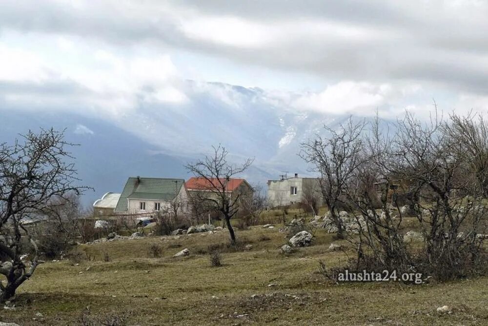 Село верхняя кутузовка. Алушта вид с верхней кутузовке. Верхняя кутузовка. Зеркалка, с. Гора в верхней кутузовке в крыму.