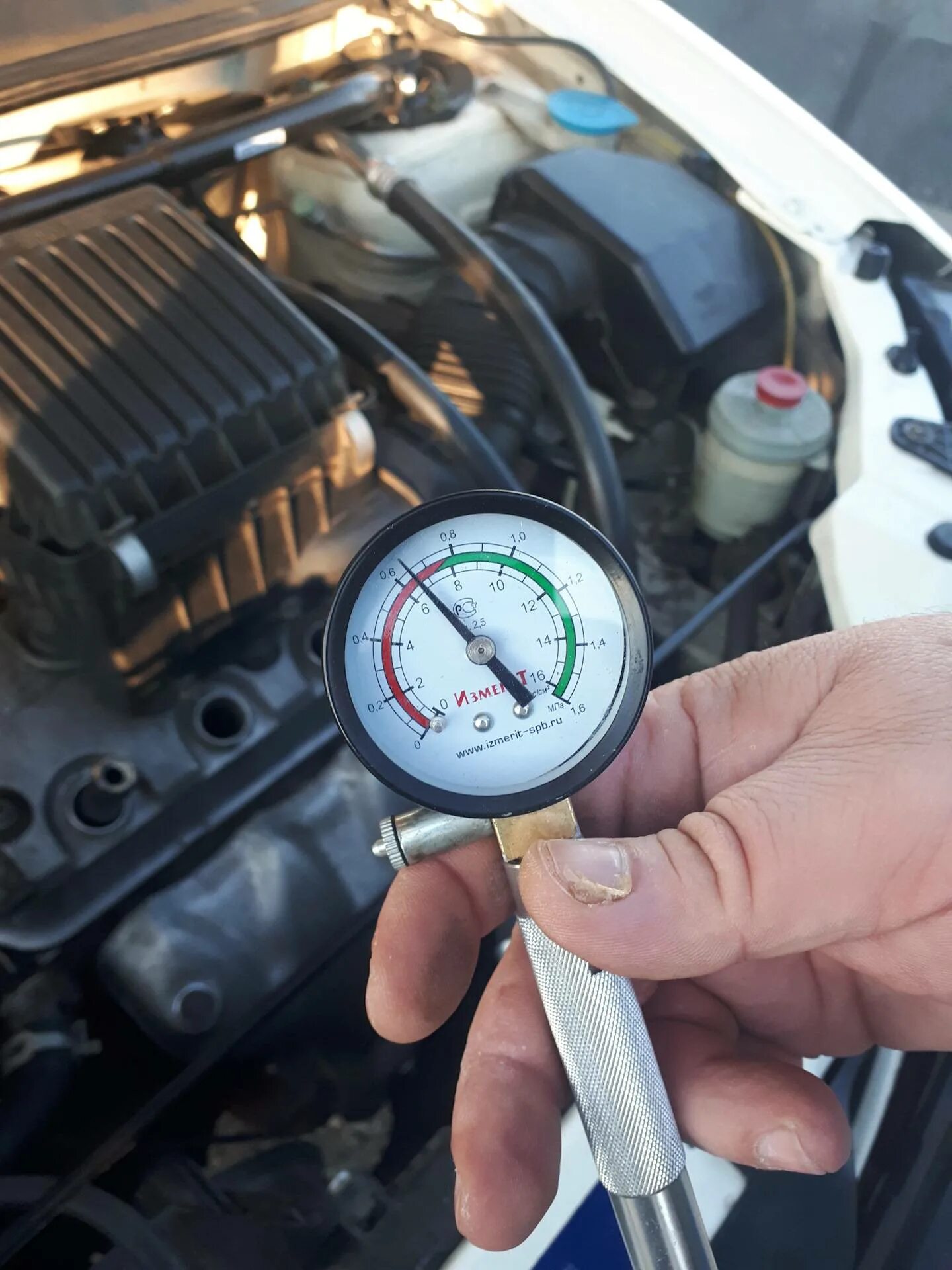 Замер компрессии на хонда дио 27. Компрессия мотоцикл урал 650. Компрессия змз 406 8. Компрессия в двигателе скутера 50 кубов 2 тактный. Компрессия на скутере 2т 50 куб.