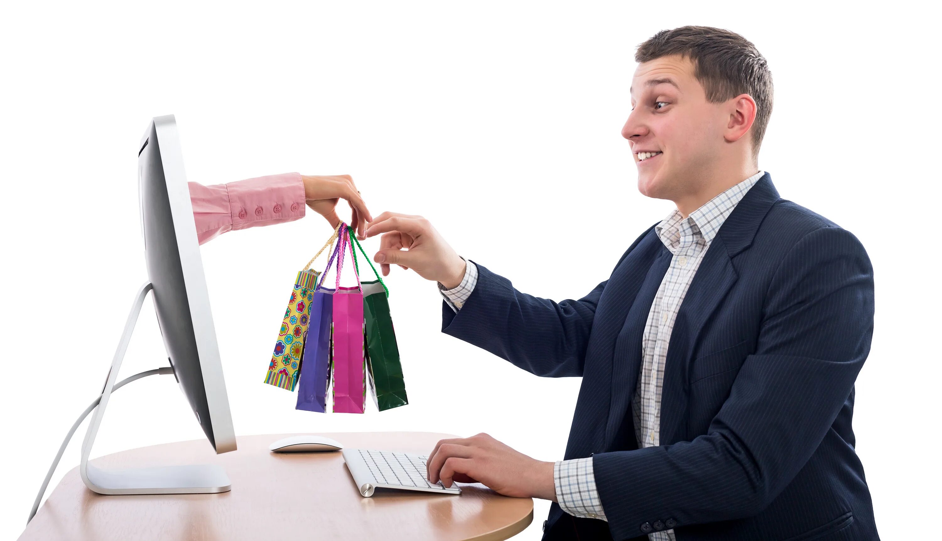Пользователи совершающие покупку. Покупатель в интернете. Покупатель в интернет магазине. Человек в интернет магазине. Клиент с покупками.