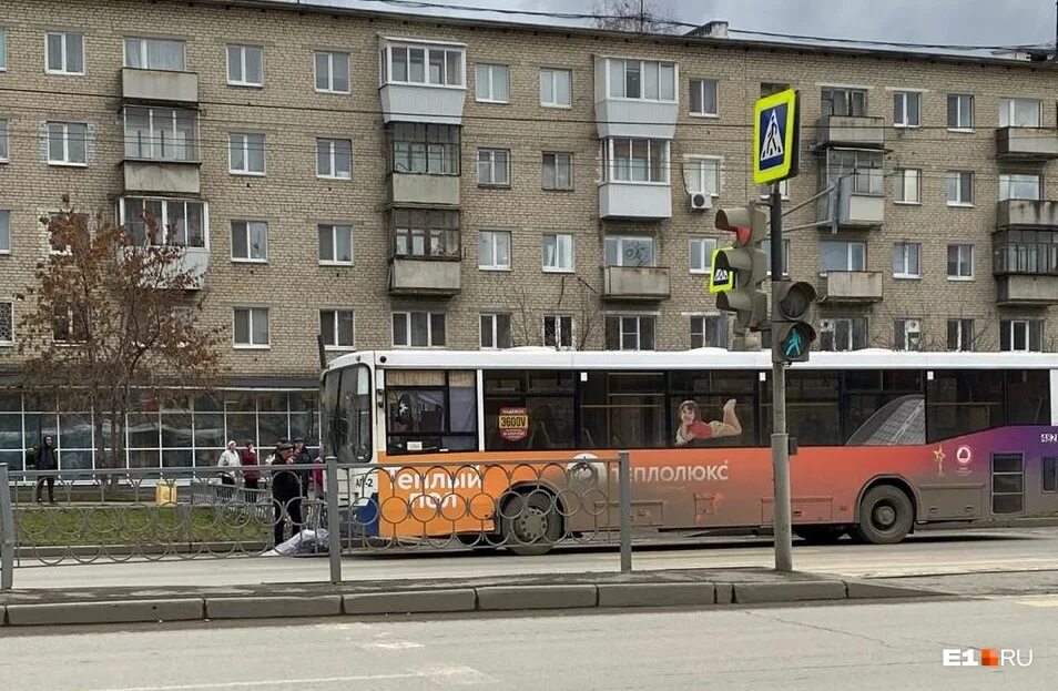 Проспект Космонавтов автобусы. Автобус 56. Большой 56 автобус