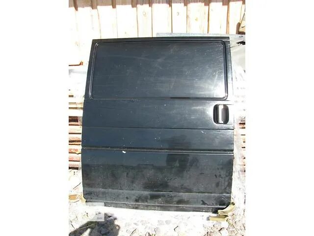 Шторка на заднюю дверь vw t5. Wv t5 накладка сдвижной двери. Volkswagen t4 сдвижная дверь. Каравелла фольксваген боковая дверь. Обшивка сдвижной двери фольксваген т5.