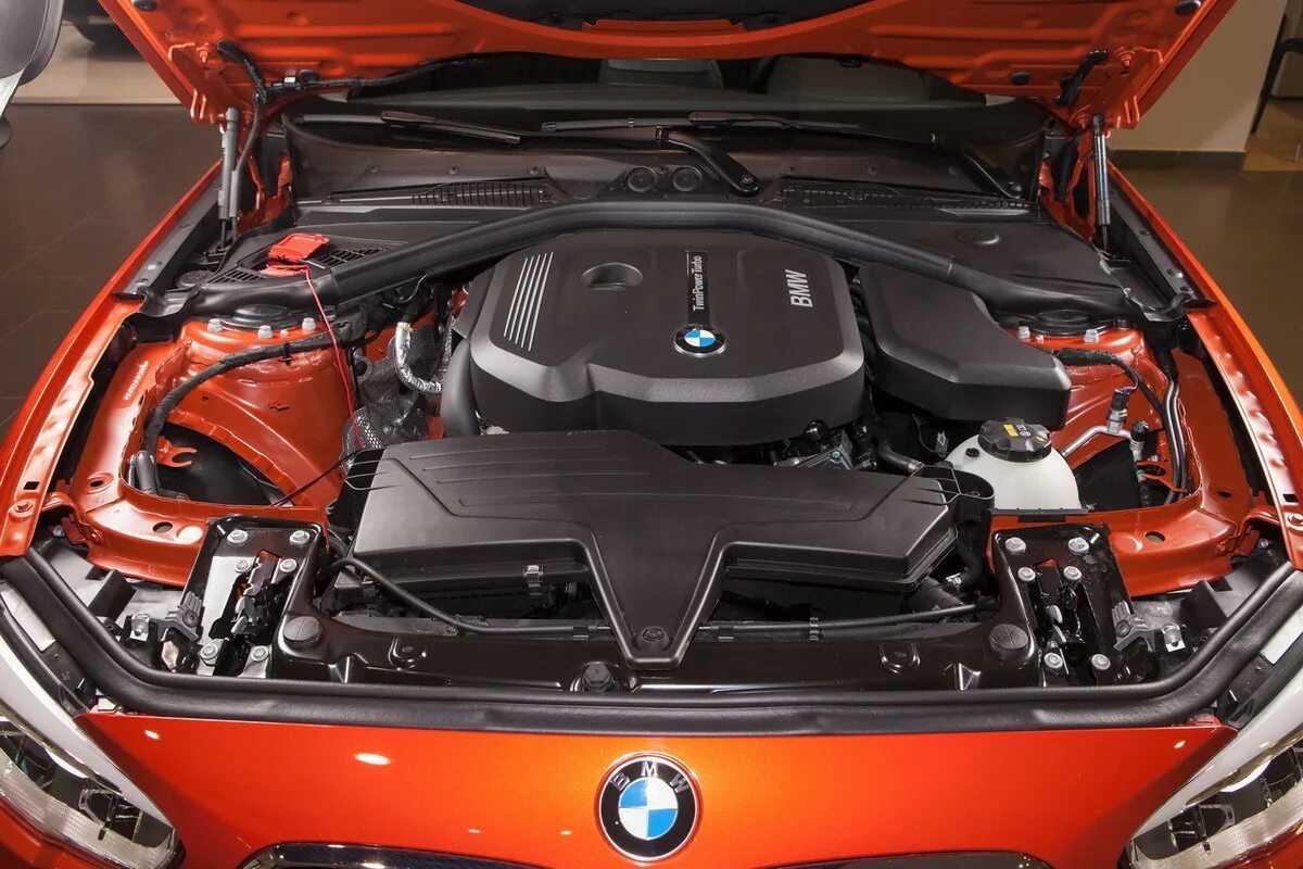 F20 n 13. Bmw f30 мотор. мотор n13b16 bmw. bmw f20 под капотом. bmw f20 b38.