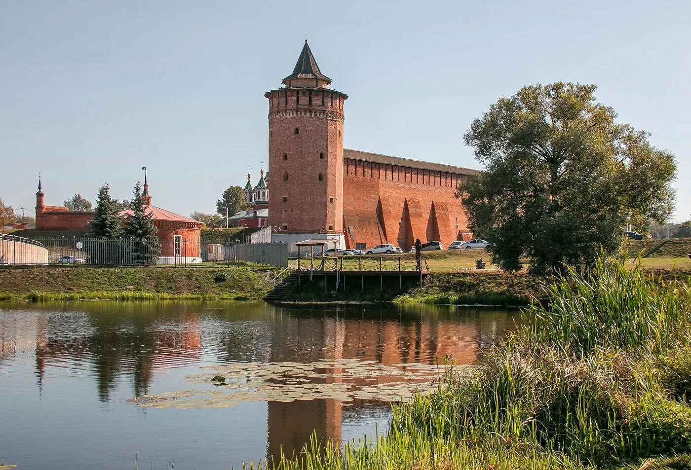 Коломна кремль экскурсии. Коломенский Кремль. Город Коломна Кремль. Коломна старый город. Коломенский Кремль старый город.