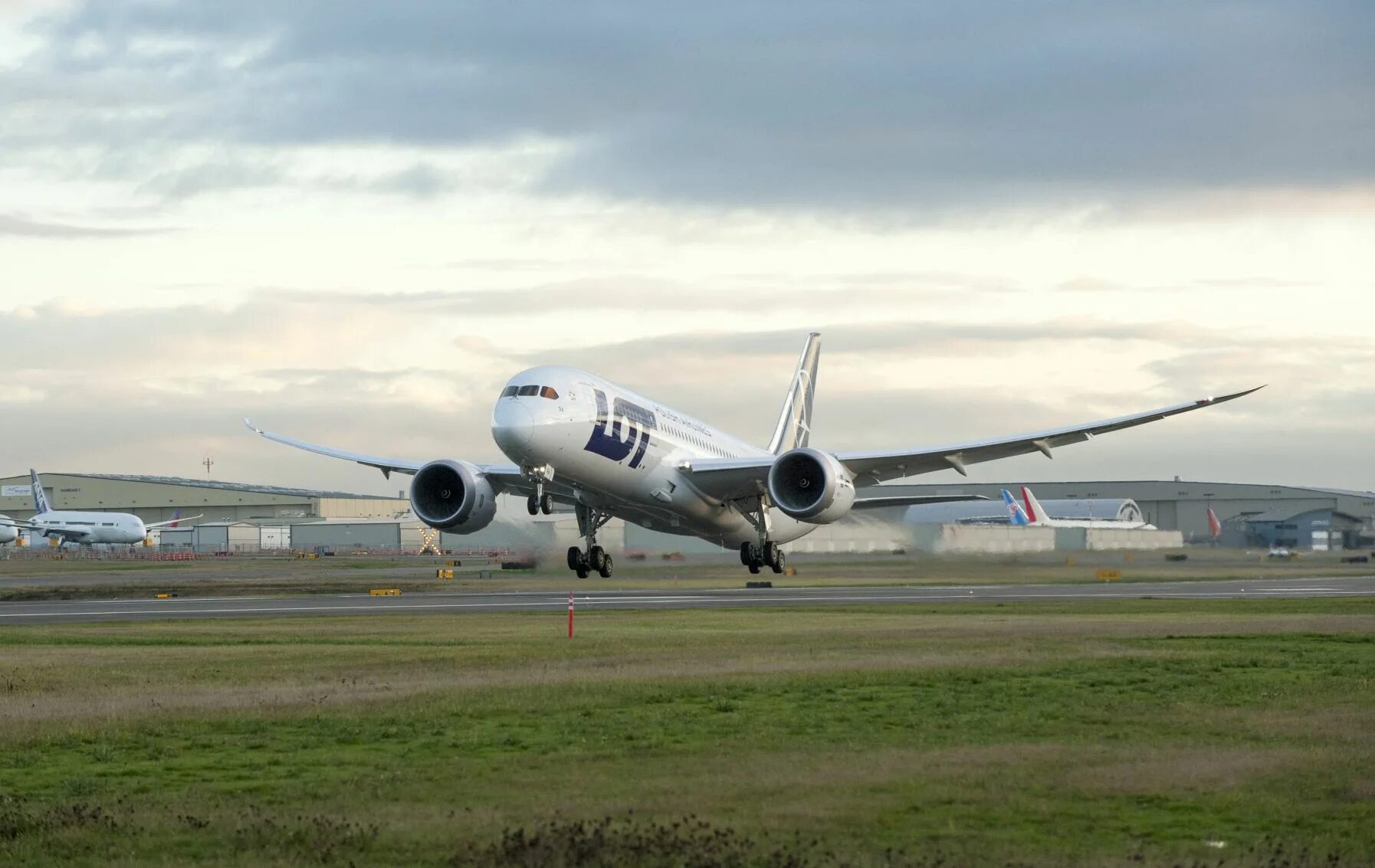 B787 8 lot. Boeing 787 lot Polish. Boeing 787-9 lot Polish Airlines. Boeing 787 Takeoff. Www lot