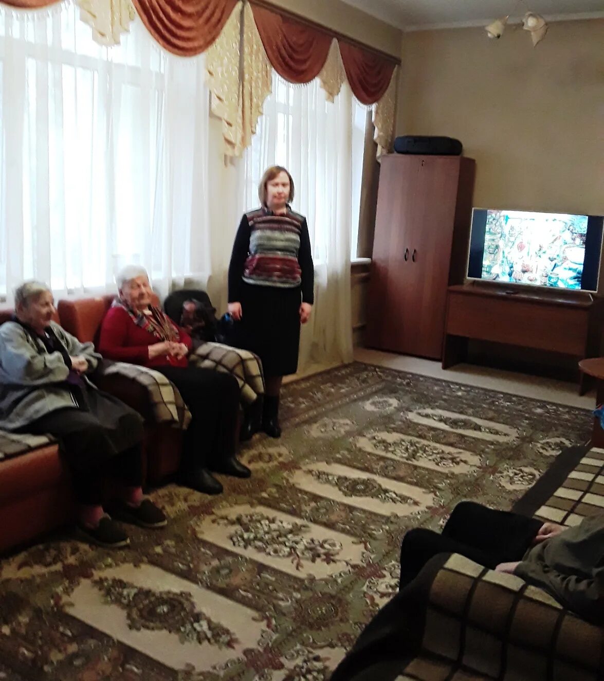 Как оформить в дом престарелых золотая осень. Дом престарелых ноглики. ивантеевка золотая осень дом престарелых директор. вологда дом для пожилого человека золотая осень. пансионат золотая осень школьная 29 ивантеевка.