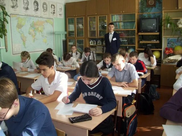 Моу сош 3 хвалынск. Школа 3 хвалынск. Школа хвалынск саратовская область. Моу сош хвалынск. Школа хвалынск саратовская область.