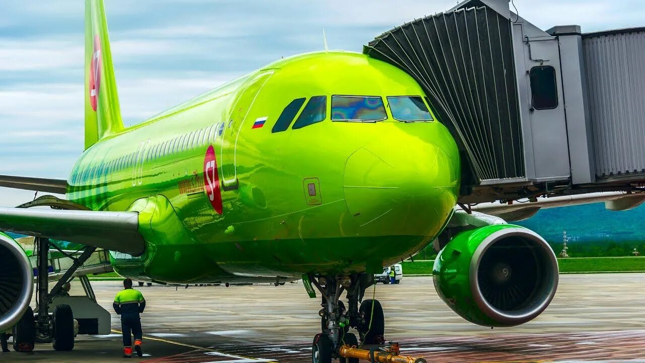 Airbus a320 s7. Самолёты авиакомпании s7 Airlines. S7 Airlines Airbus a320. Самолет Аэробус s7. Билеты на эссевен авиабилеты