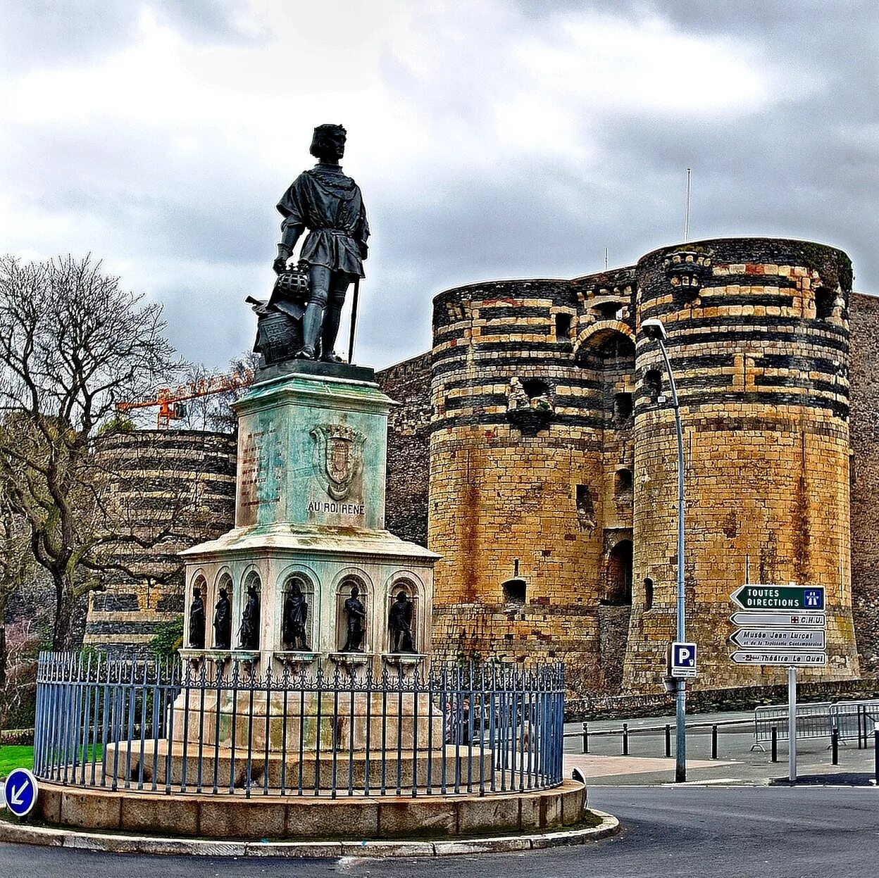 Анже. Замок Анже Франция. Chateau d'Angers замок. Анже Франция достопримечательности. Город Анжер Франция.