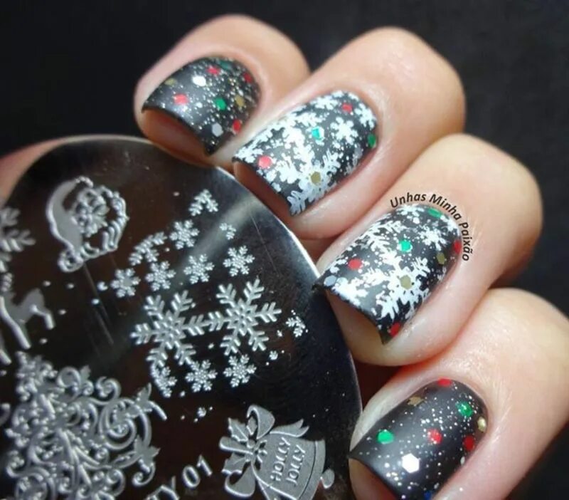 Стемпинг ногти новый год. Снежинки на ногтях. Маникюр новогодний с темпенгом. Маникюр стемпинг. Маникюр со стемпингом.