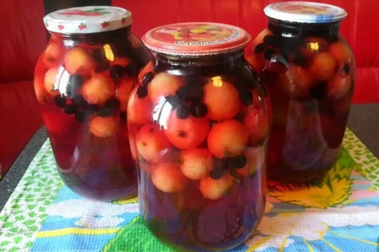 Компот ранетки 3л. Компот в реальной жизни. Клубничный компот. Компит. Компот.