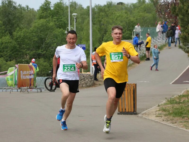 Лица ангарск. Старт ангарская. Команда ангара 2010 футбол ангарск. Полумарафон ангарск. Полумарафон ангарск.
