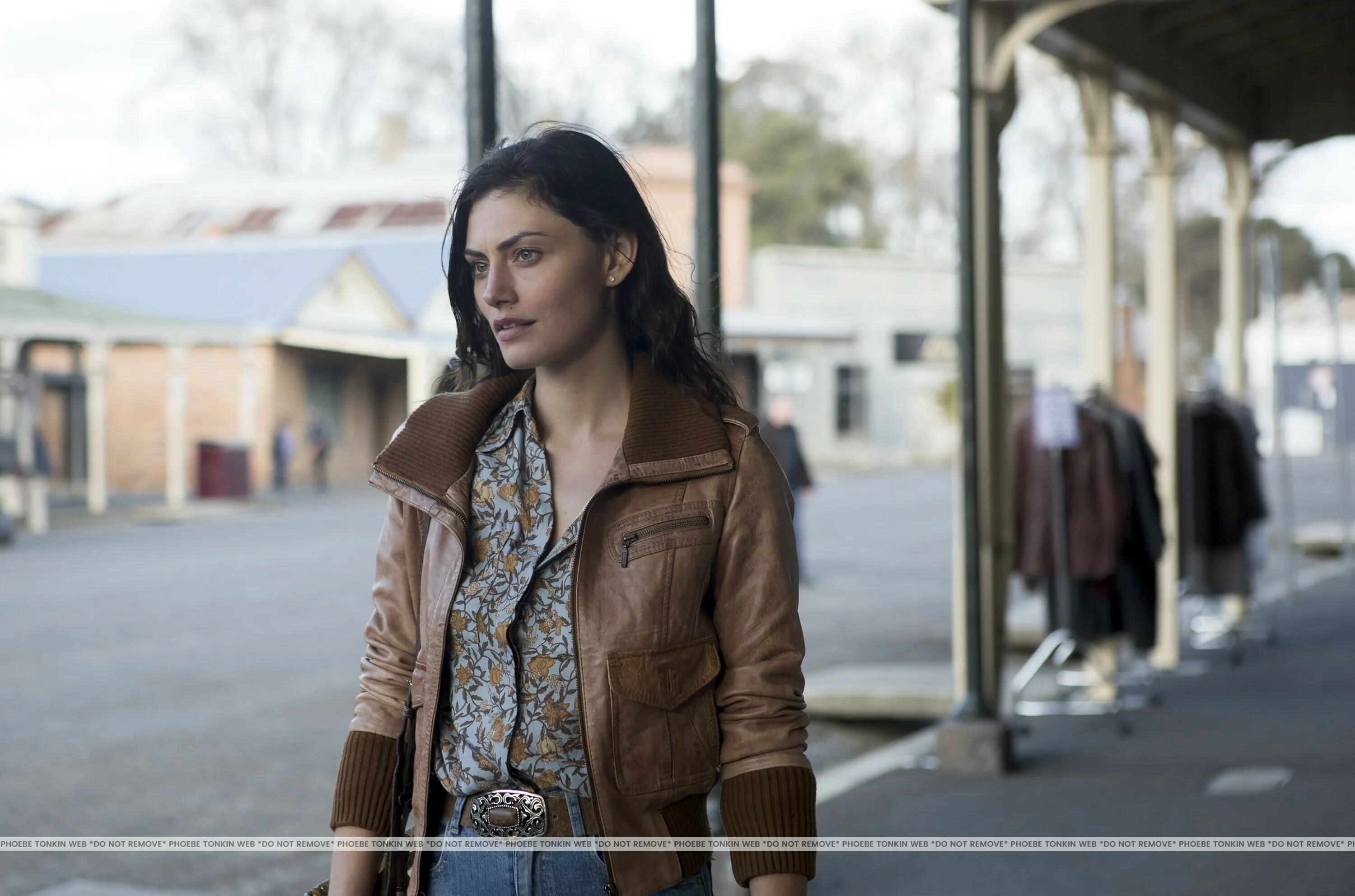 Цветение 2019 2025. Фиби тонкин цветение. фиби тонкин цветение сериал. bloom сериал. цветение сериал 2019.