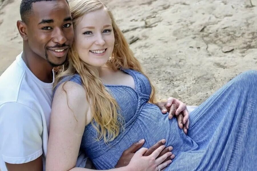Wife gets bbc. Межрасовая беременность. Беременные bbc. Гамбия белые женщины. Гамбия белые женщины с неграми.