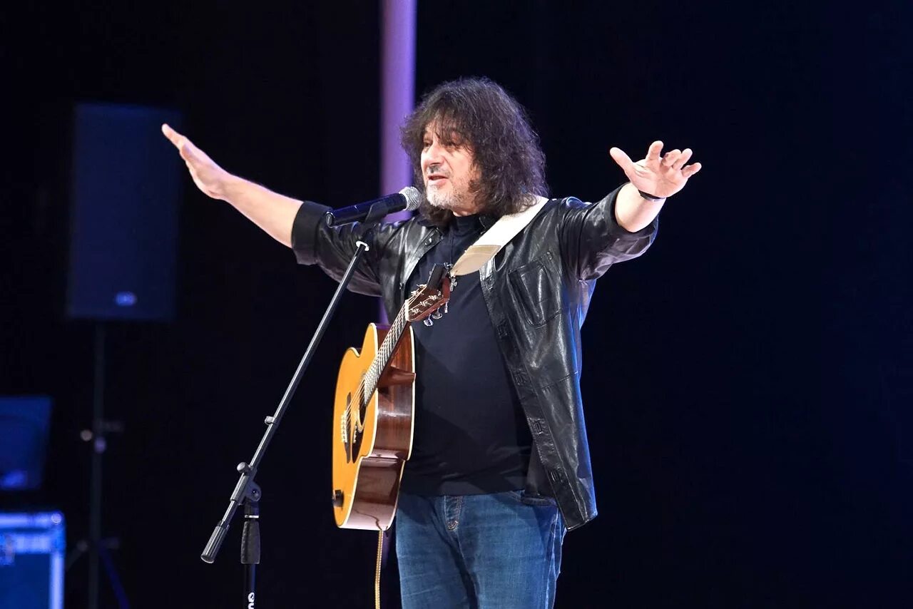 александр шевченко солист группы зодчие. александр шевченко певец. александр шевченко музыкант. шевченко певец. александр шевченко.