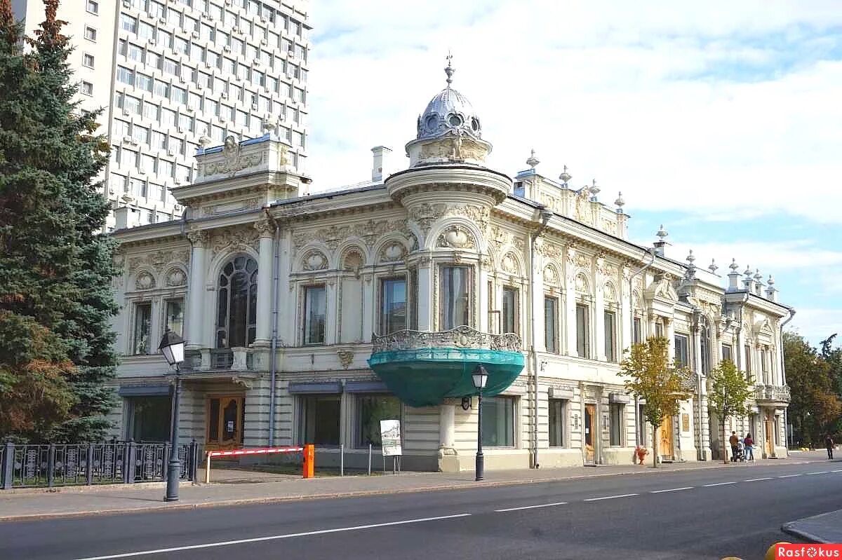Пешие прогулки по Казани. История города в архитектуре. Глава 2 и 3. Улица Крёмл