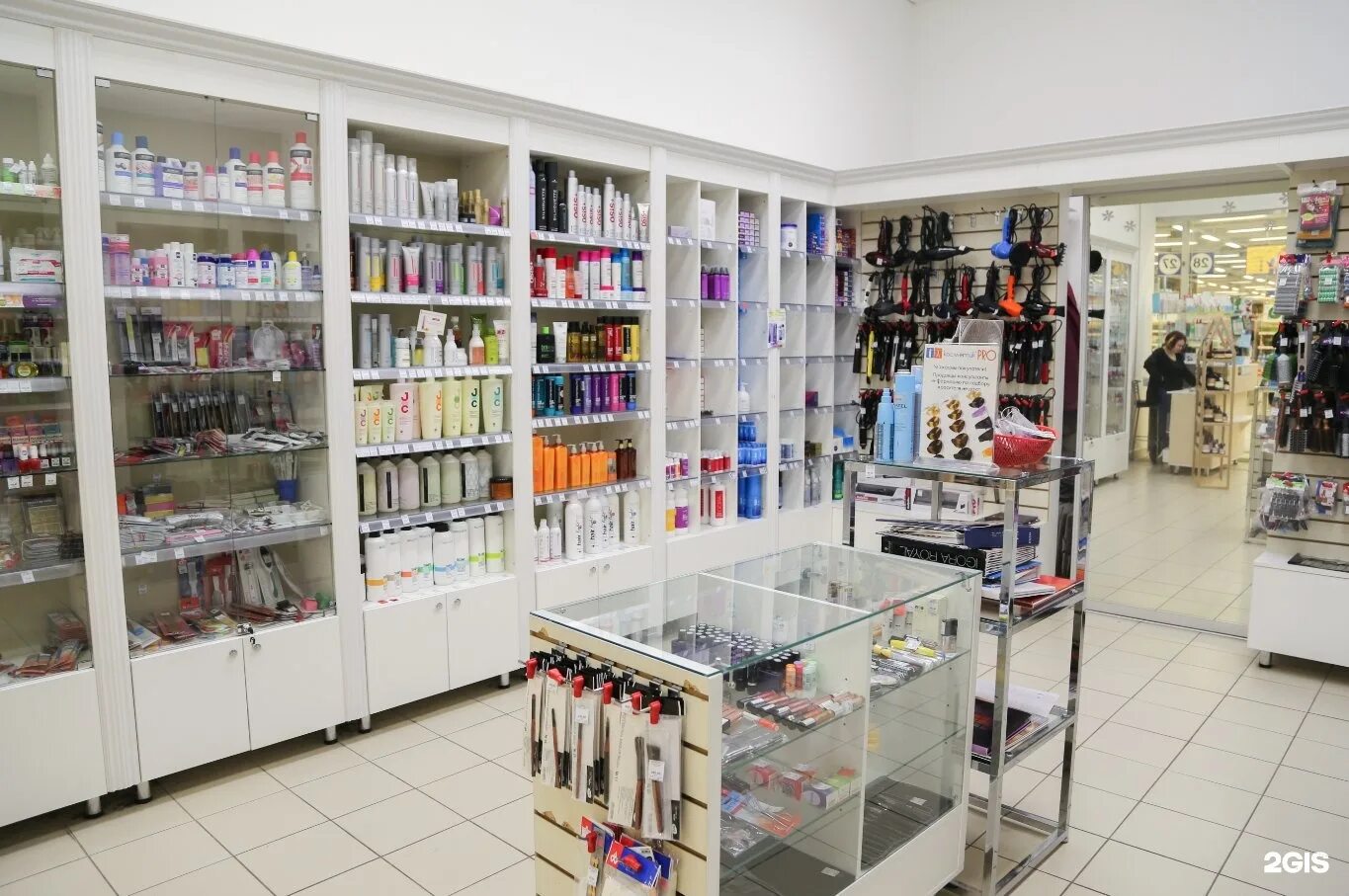 мир аккумуляторов в екатеринбурге на автомагистральной. красивая магазин профессиональной косметики. магазин косметики челябинск. парикмастерский магазин кольцевой. проф хаус ильича.