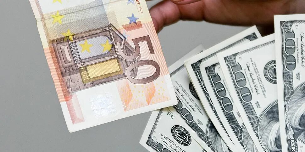 Евро в доллары в беларуси. Белорусские деньги. Евро доллар Литва. Деньги купюры. Евро в Белоруссии.