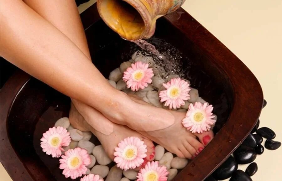 Foot bathing. Спа-педикюр. Ванночка для ног. Ванночка для ног спа. Ванночка для педикюра.