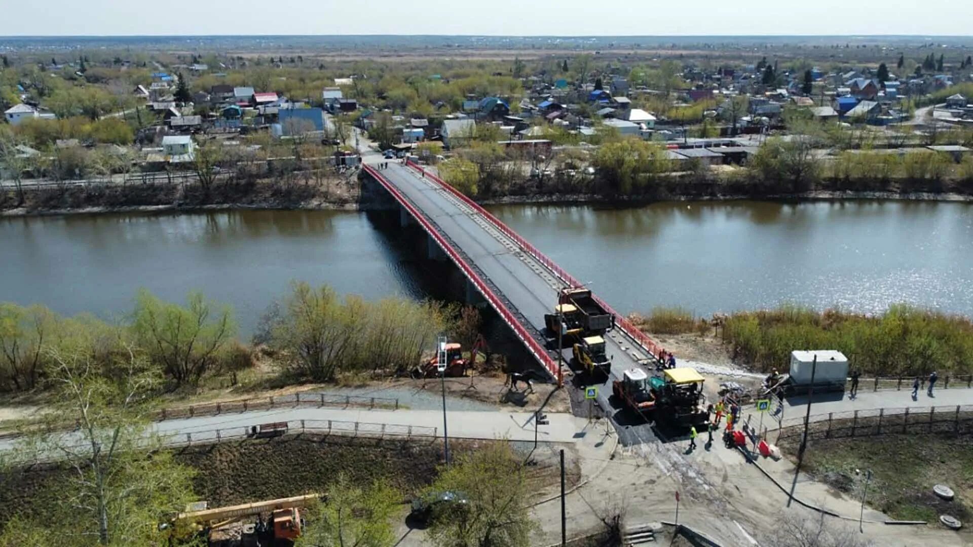 Где находится кировский мост. Мост Курган. Кировский мост. Набережная у Кировского моста. Кировский мост Курган высота.