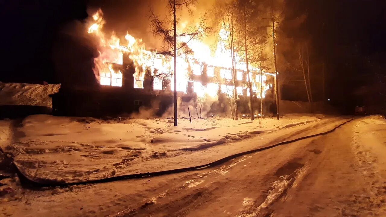 Прогноз погоды в железногорске илимском иркутская область. Ночной Железногорск Илимский. Пожар в Железногорске Илимском. Ночной город Железногорск-Илимский. Железногорск Илимский ночью.