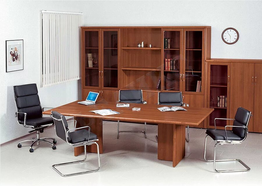 зал с красным диваном. Loddenkemper media 3000 тумба. Savio firmino шкаф. мебельная стенка в колониальном стиле. интерьер комнаты с красным диваном.