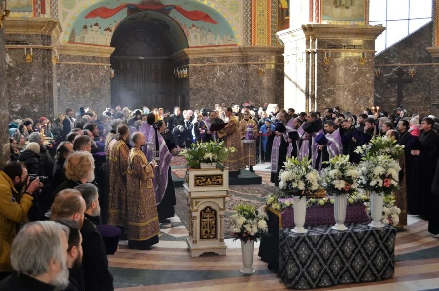 в храм христа спасителя привезли