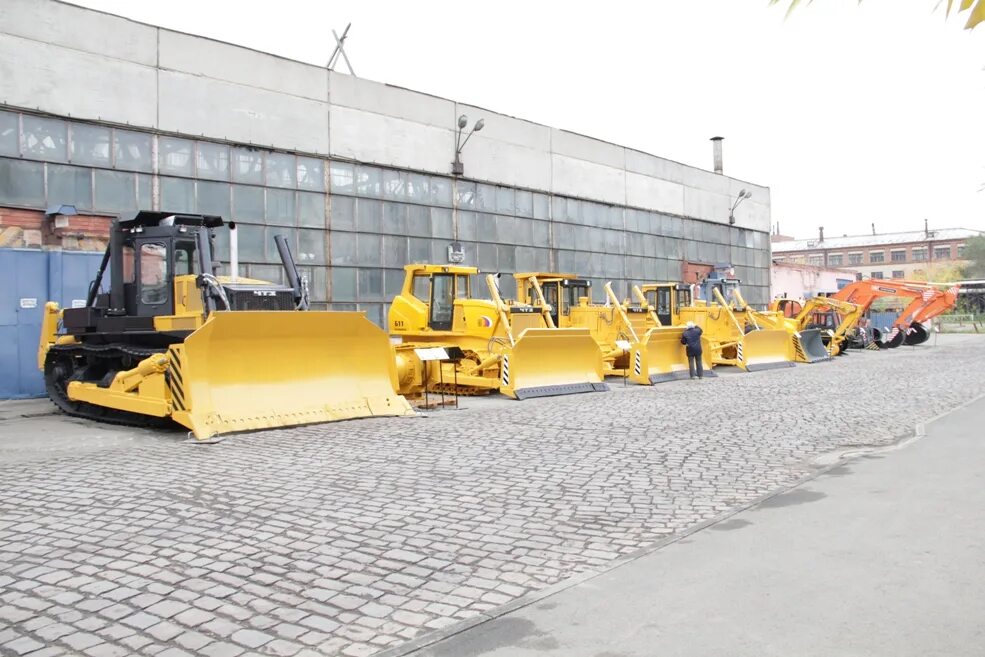 Выставка чтз. Выставка чтз. Ярмарка пальто. Музей челябинского тракторного завода чтз. Выставка чтз.