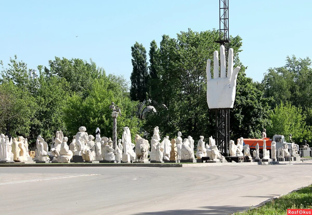 зал белокаменной скульптуры музеон. парк искусств музеон. парк искусств музеон в москве. музеон москва. парк искусств парк культуры.